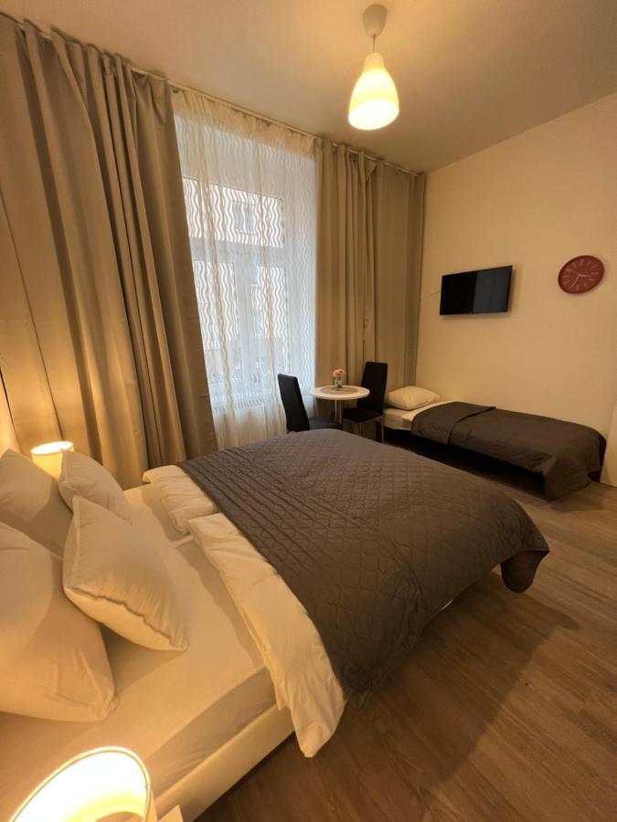 Maria Apartment Liben Prag Exteriör bild