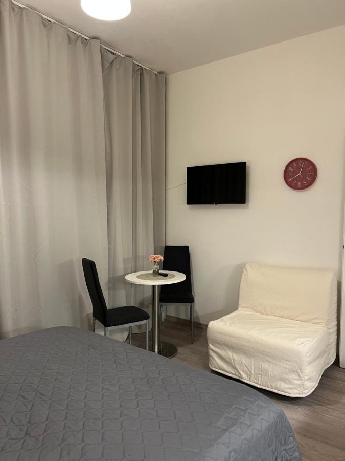 Maria Apartment Liben Prag Exteriör bild